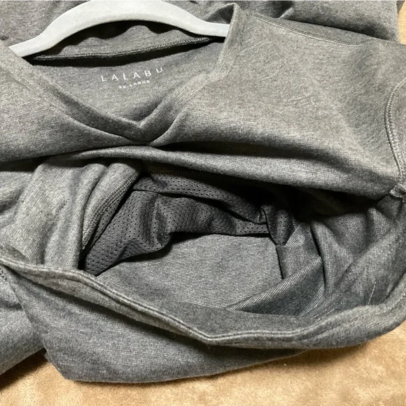 Lalabu Men’s Baby Wearing Tshirt - Picture 7 of 7